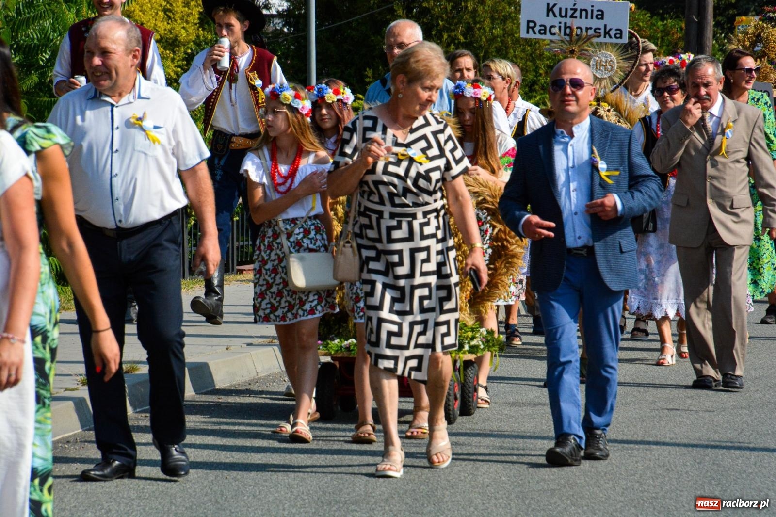 Zdjęcie w galerii na portalu naszraciborz.pl: Dożynki Gminy Kuźnia Raciborska: Festiwal tradycji i kultury ponad granicami wiadomości z regionu