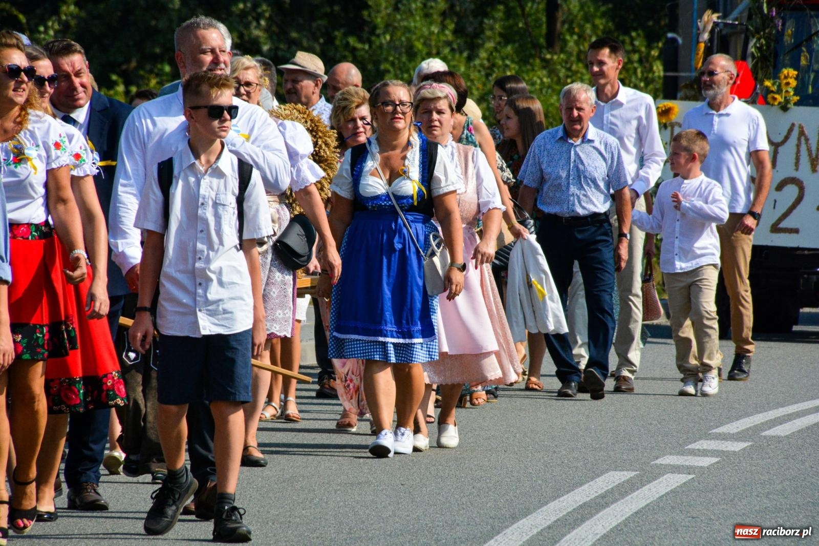 Zdjęcie w galerii na portalu naszraciborz.pl: Dożynki Gminy Kuźnia Raciborska: Festiwal tradycji i kultury ponad granicami wiadomości z regionu