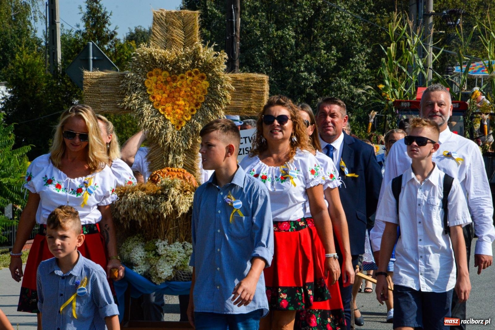 Zdjęcie w galerii na portalu naszraciborz.pl: Dożynki Gminy Kuźnia Raciborska: Festiwal tradycji i kultury ponad granicami wiadomości z regionu