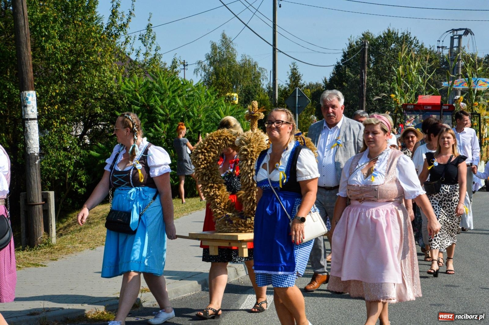 Zdjęcie w galerii na portalu naszraciborz.pl: Dożynki Gminy Kuźnia Raciborska: Festiwal tradycji i kultury ponad granicami wiadomości z regionu