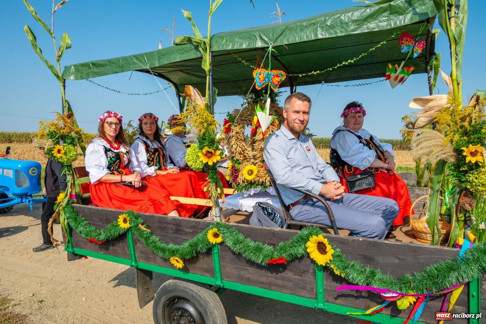 Zdjęcie w galerii na portalu naszraciborz.pl: Wielkie święto w niewielkich Żerdzinach. Dożynki gminy Pietrowice Wielkie [FOTO i WIDEO] wiadomości z regionu