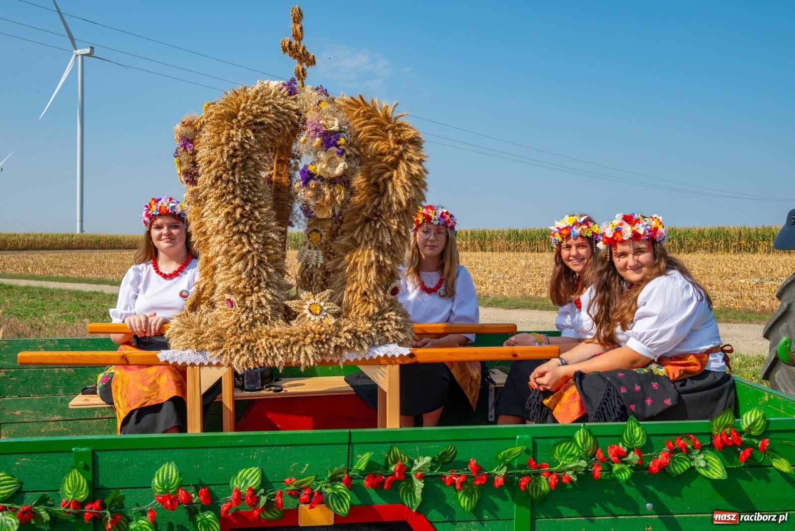 Zdjęcie w galerii na portalu naszraciborz.pl: Wielkie święto w niewielkich Żerdzinach. Dożynki gminy Pietrowice Wielkie [FOTO i WIDEO] wiadomości z regionu