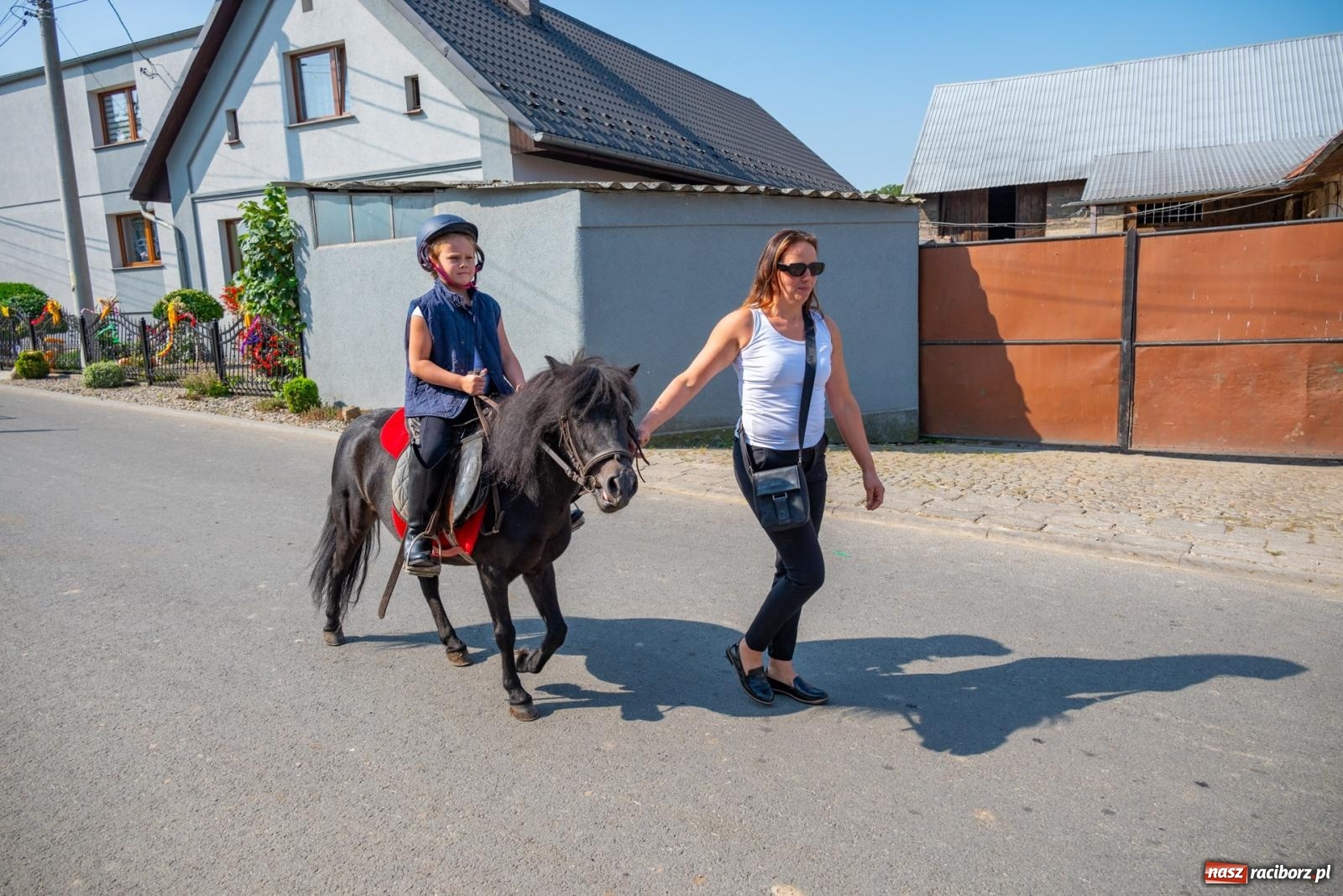 Zdjęcie w galerii na portalu naszraciborz.pl: Wielkie święto w niewielkich Żerdzinach. Dożynki gminy Pietrowice Wielkie [FOTO i WIDEO] wiadomości z regionu