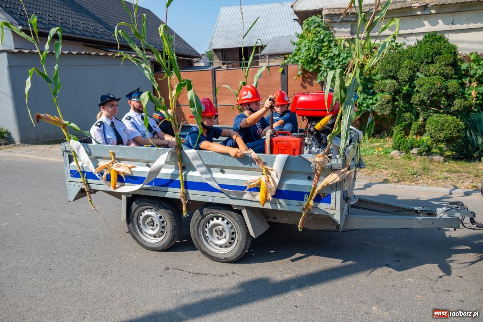 Zdjęcie w galerii na portalu naszraciborz.pl: Wielkie święto w niewielkich Żerdzinach. Dożynki gminy Pietrowice Wielkie [FOTO i WIDEO] wiadomości z regionu