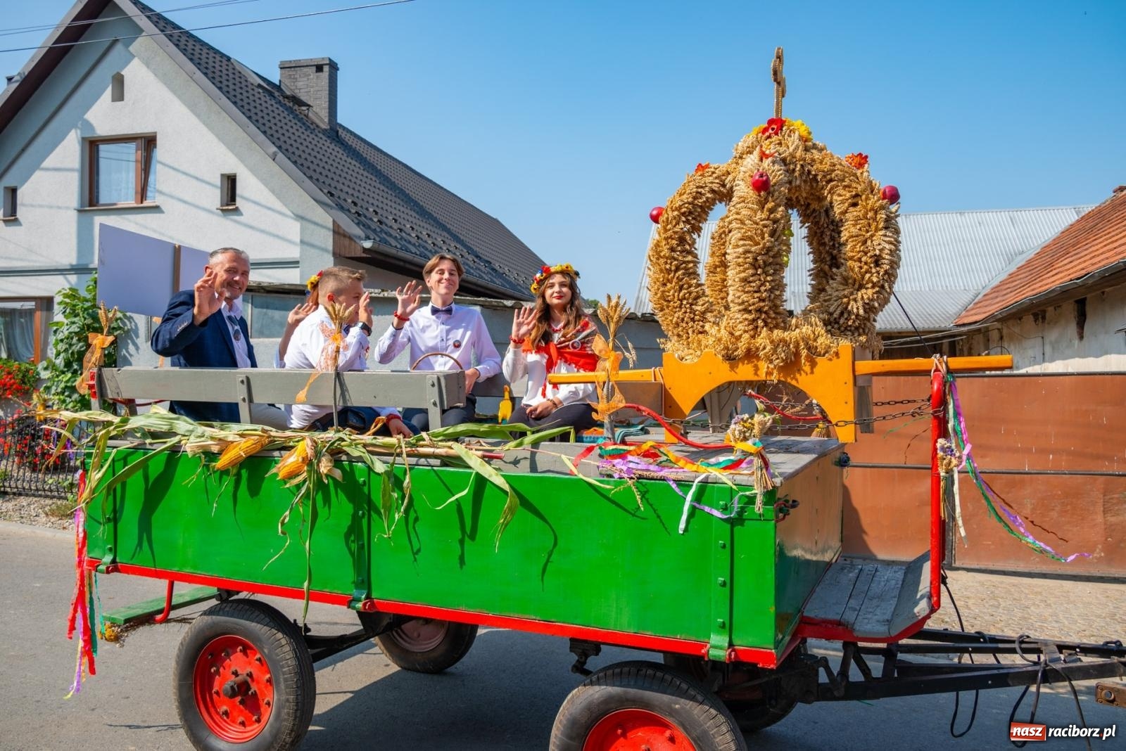 Zdjęcie w galerii na portalu naszraciborz.pl: Wielkie święto w niewielkich Żerdzinach. Dożynki gminy Pietrowice Wielkie [FOTO i WIDEO] wiadomości z regionu