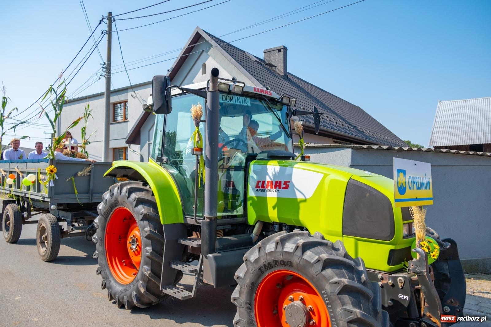Zdjęcie w galerii na portalu naszraciborz.pl: Wielkie święto w niewielkich Żerdzinach. Dożynki gminy Pietrowice Wielkie [FOTO i WIDEO] wiadomości z regionu