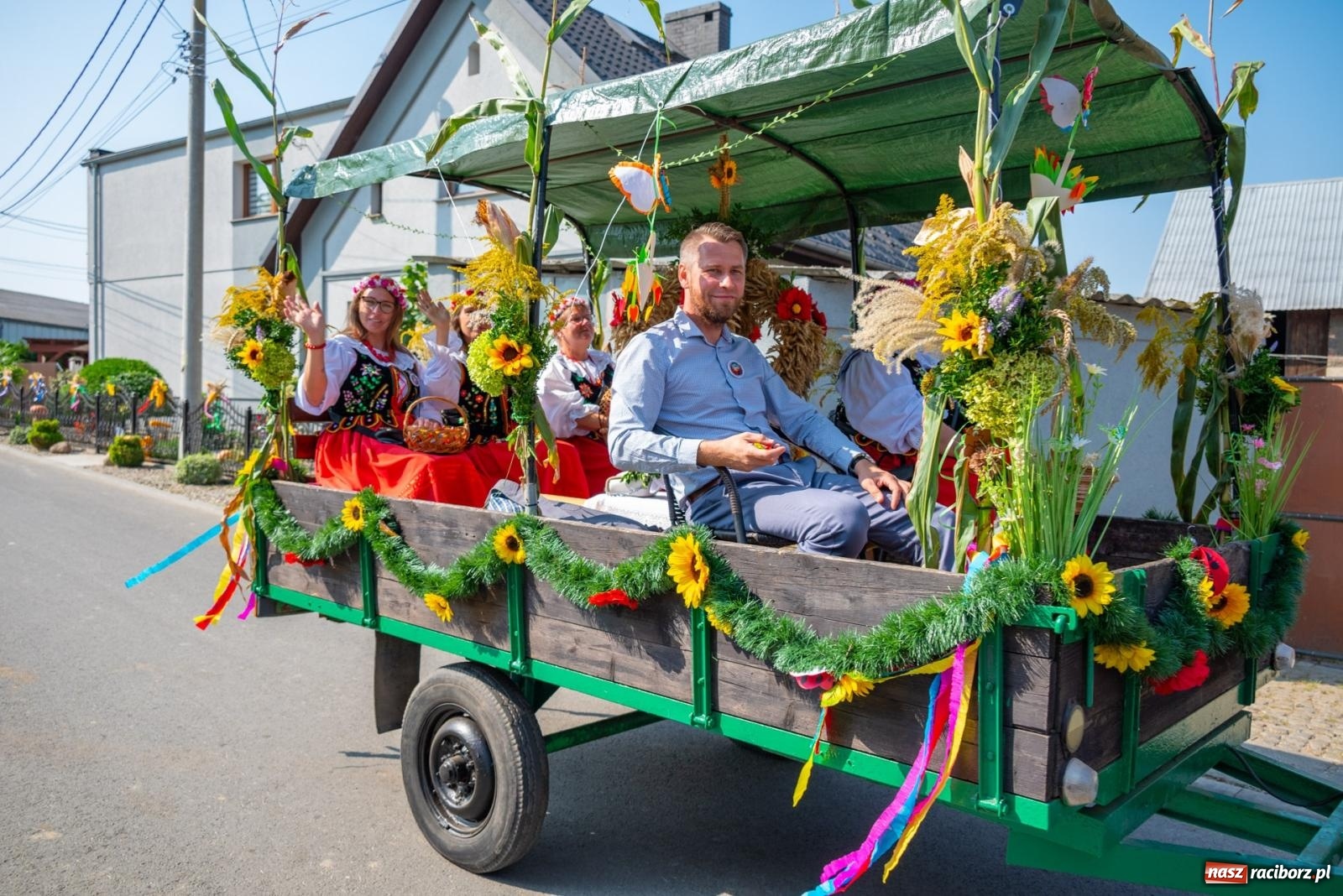 Zdjęcie w galerii na portalu naszraciborz.pl: Wielkie święto w niewielkich Żerdzinach. Dożynki gminy Pietrowice Wielkie [FOTO i WIDEO] wiadomości z regionu
