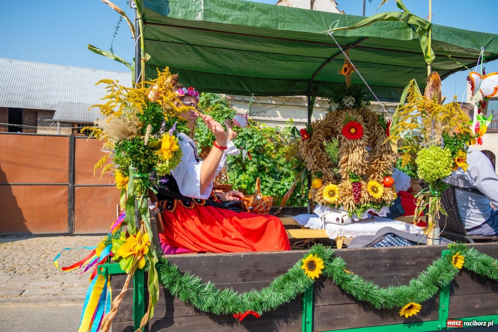 Zdjęcie w galerii na portalu naszraciborz.pl: Wielkie święto w niewielkich Żerdzinach. Dożynki gminy Pietrowice Wielkie [FOTO i WIDEO] wiadomości z regionu
