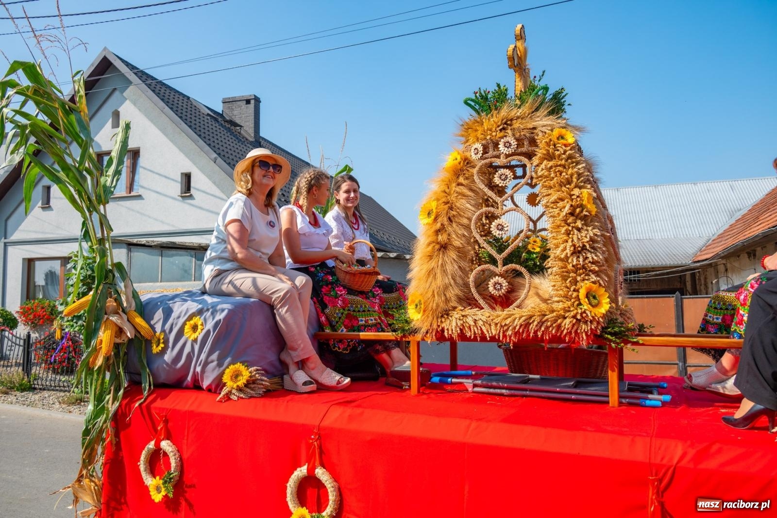 Zdjęcie w galerii na portalu naszraciborz.pl: Wielkie święto w niewielkich Żerdzinach. Dożynki gminy Pietrowice Wielkie [FOTO i WIDEO] wiadomości z regionu