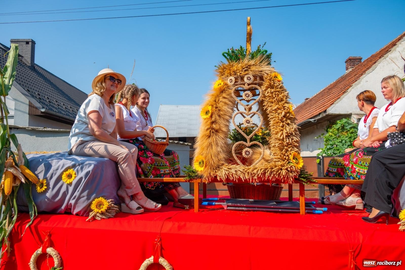 Zdjęcie w galerii na portalu naszraciborz.pl: Wielkie święto w niewielkich Żerdzinach. Dożynki gminy Pietrowice Wielkie [FOTO i WIDEO] wiadomości z regionu