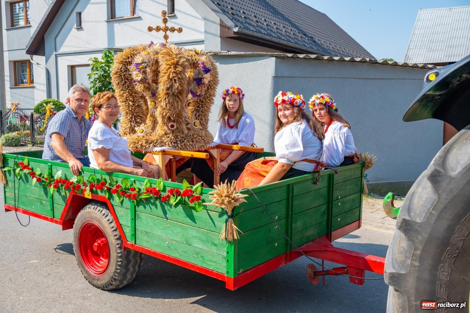 Zdjęcie w galerii na portalu naszraciborz.pl: Wielkie święto w niewielkich Żerdzinach. Dożynki gminy Pietrowice Wielkie [FOTO i WIDEO] wiadomości z regionu