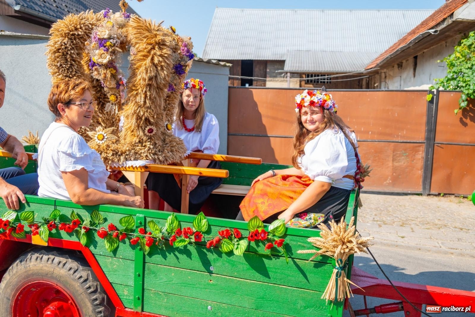Zdjęcie w galerii na portalu naszraciborz.pl: Wielkie święto w niewielkich Żerdzinach. Dożynki gminy Pietrowice Wielkie [FOTO i WIDEO] wiadomości z regionu