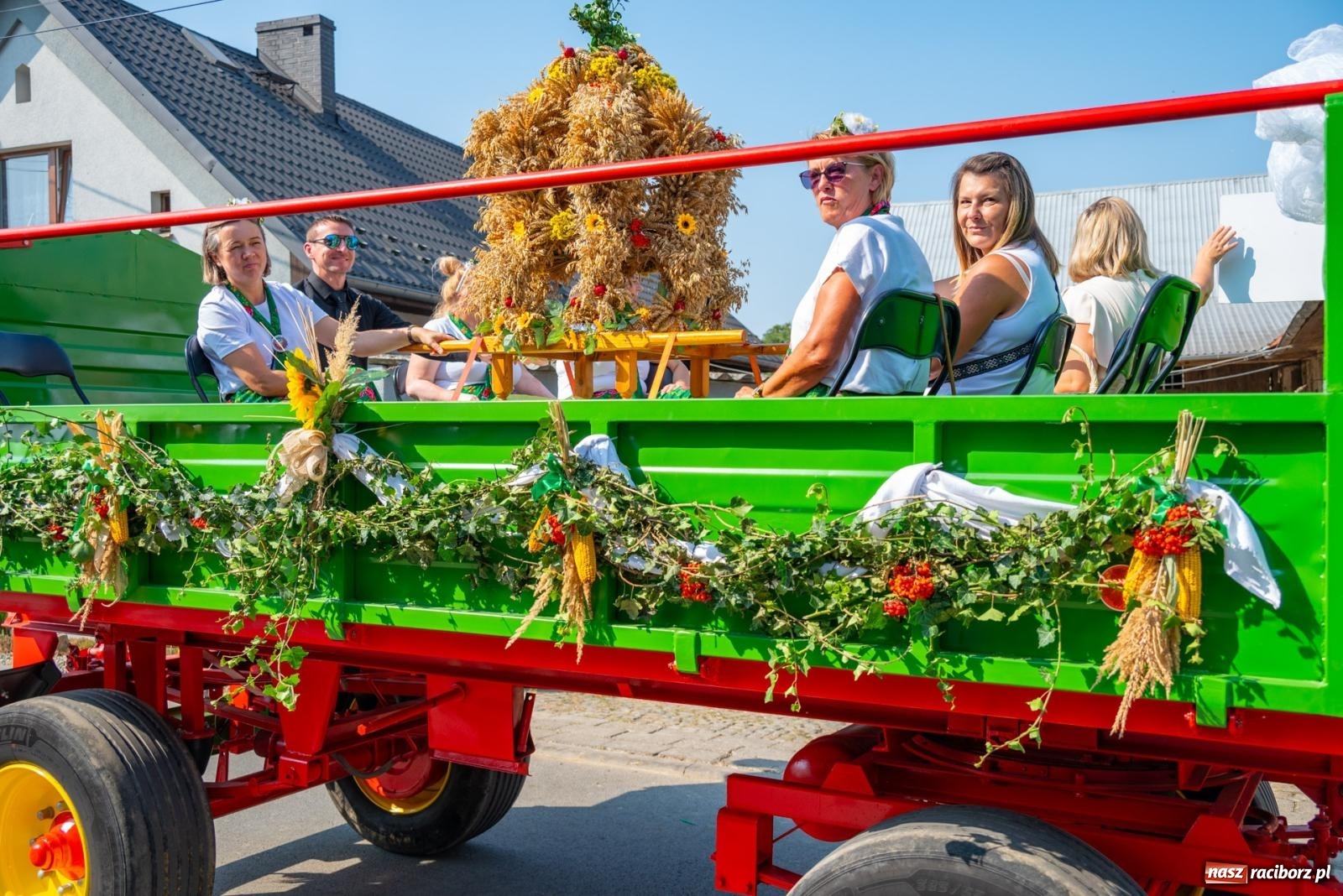 Zdjęcie w galerii na portalu naszraciborz.pl: Wielkie święto w niewielkich Żerdzinach. Dożynki gminy Pietrowice Wielkie [FOTO i WIDEO] wiadomości z regionu