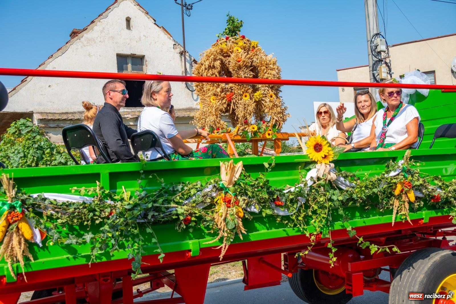 Zdjęcie w galerii na portalu naszraciborz.pl: Wielkie święto w niewielkich Żerdzinach. Dożynki gminy Pietrowice Wielkie [FOTO i WIDEO] wiadomości z regionu