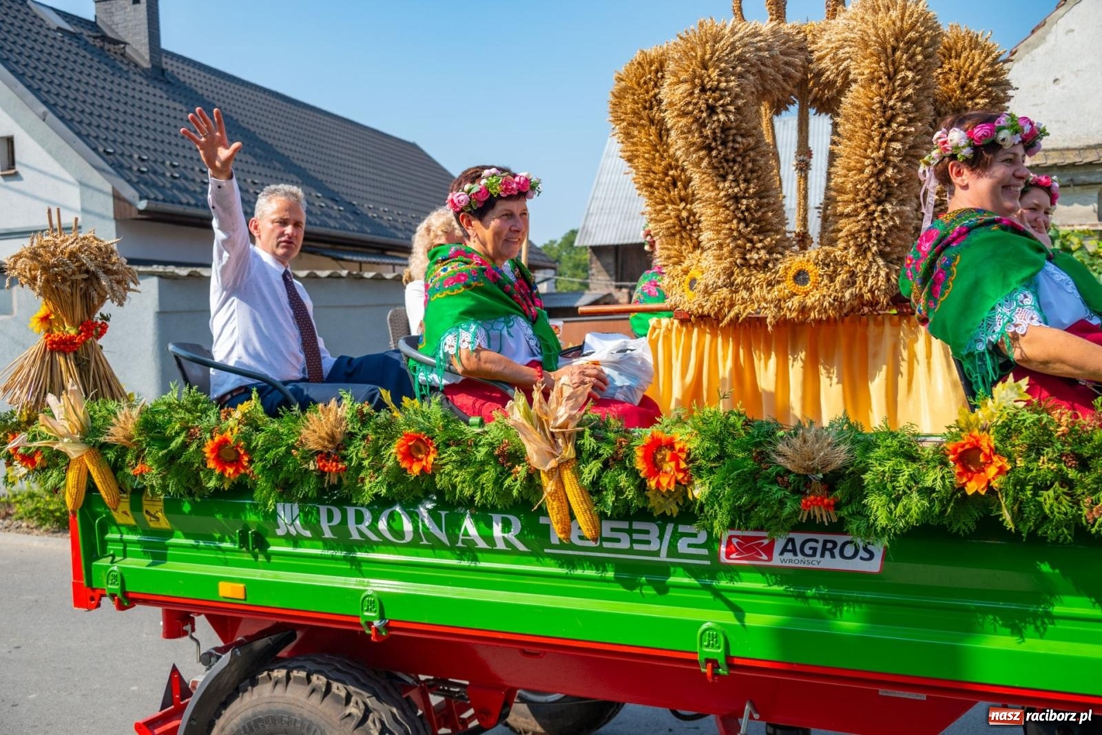 Zdjęcie w galerii na portalu naszraciborz.pl: Wielkie święto w niewielkich Żerdzinach. Dożynki gminy Pietrowice Wielkie [FOTO i WIDEO] wiadomości z regionu