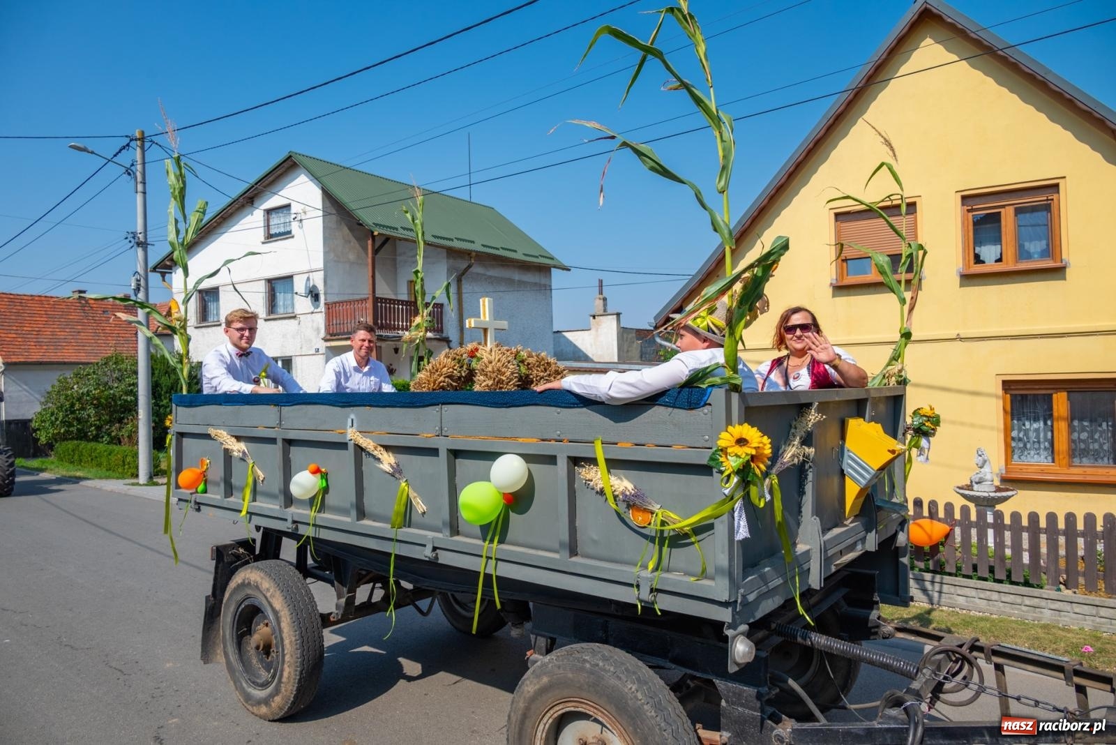 Zdjęcie w galerii na portalu naszraciborz.pl: Wielkie święto w niewielkich Żerdzinach. Dożynki gminy Pietrowice Wielkie [FOTO i WIDEO] wiadomości z regionu