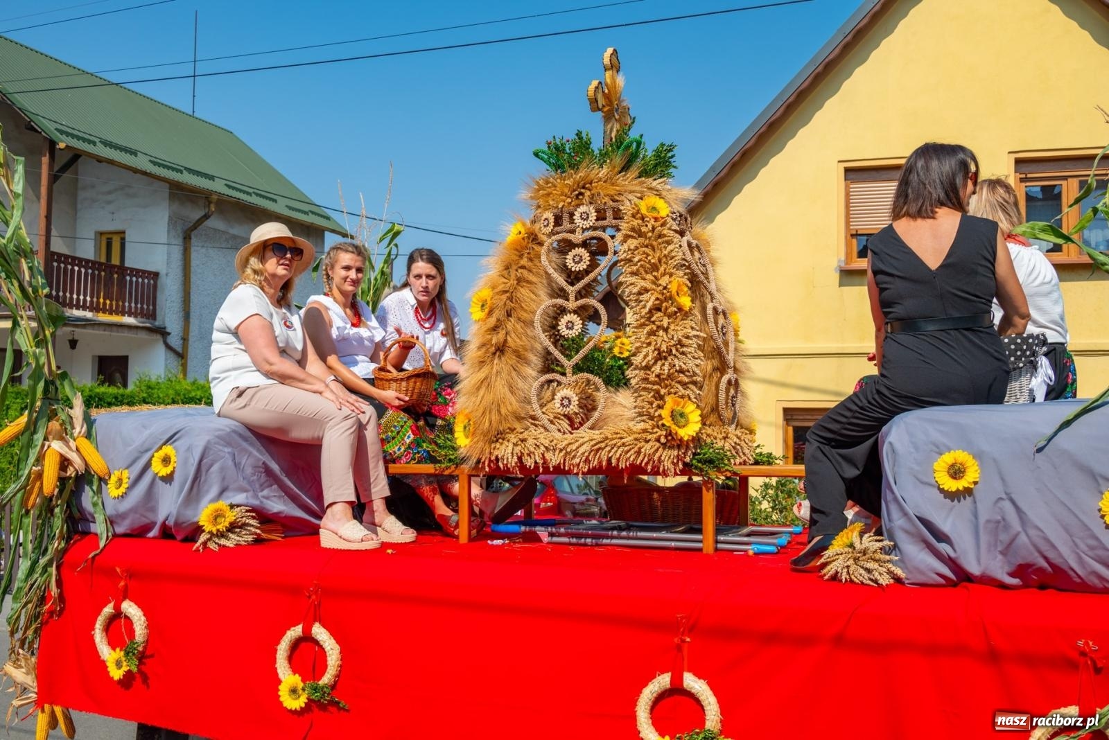 Zdjęcie w galerii na portalu naszraciborz.pl: Wielkie święto w niewielkich Żerdzinach. Dożynki gminy Pietrowice Wielkie [FOTO i WIDEO] wiadomości z regionu