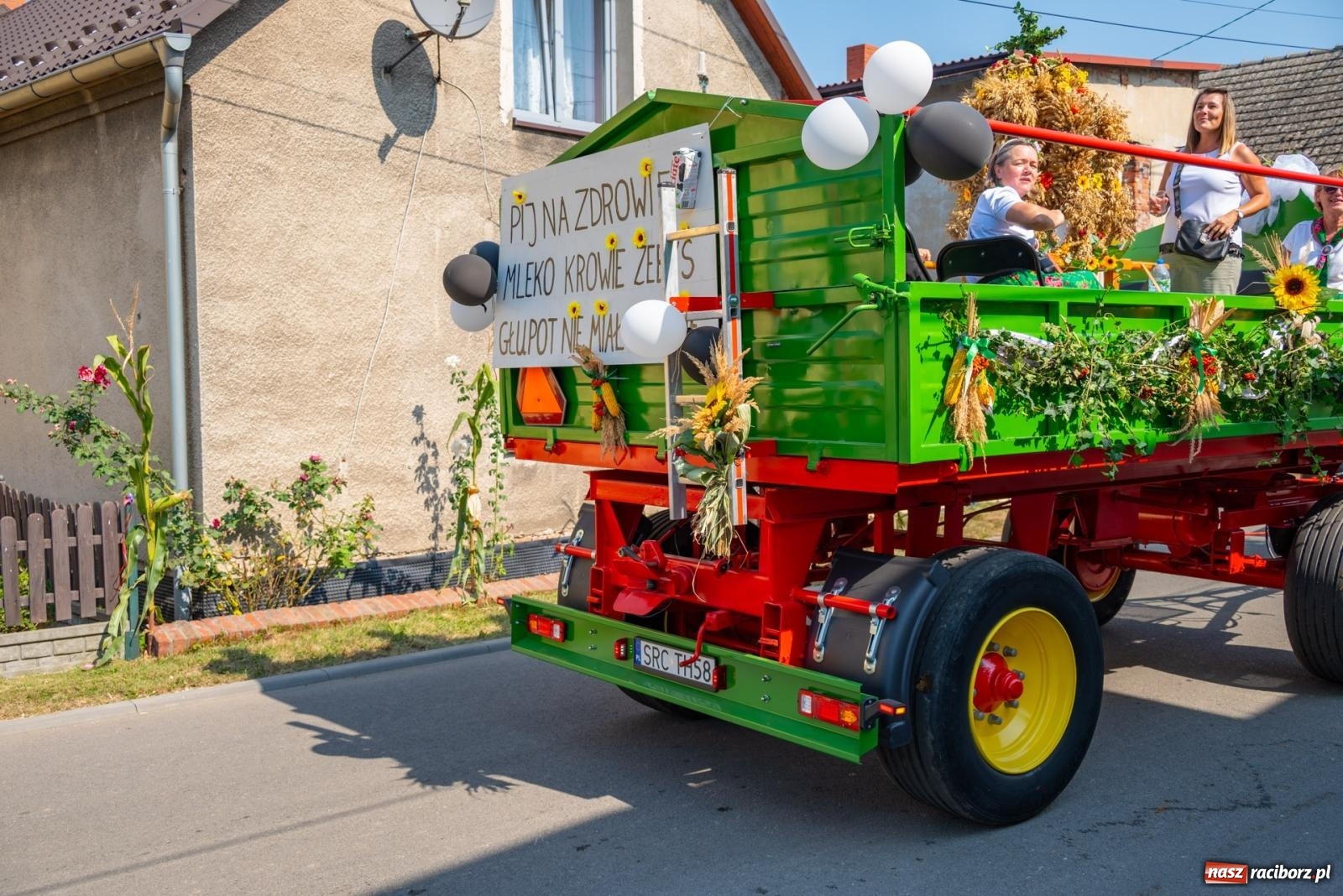Zdjęcie w galerii na portalu naszraciborz.pl: Wielkie święto w niewielkich Żerdzinach. Dożynki gminy Pietrowice Wielkie [FOTO i WIDEO] wiadomości z regionu