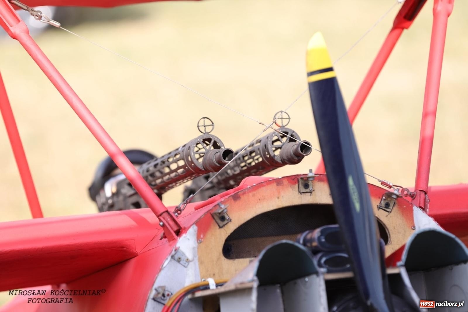 Zdjęcie w galerii na portalu naszraciborz.pl: XVII Międzynarodowy Piknik Modelarski w Raciborzu. W niedzielę drugi dzień pokazów wiadomości z regionu