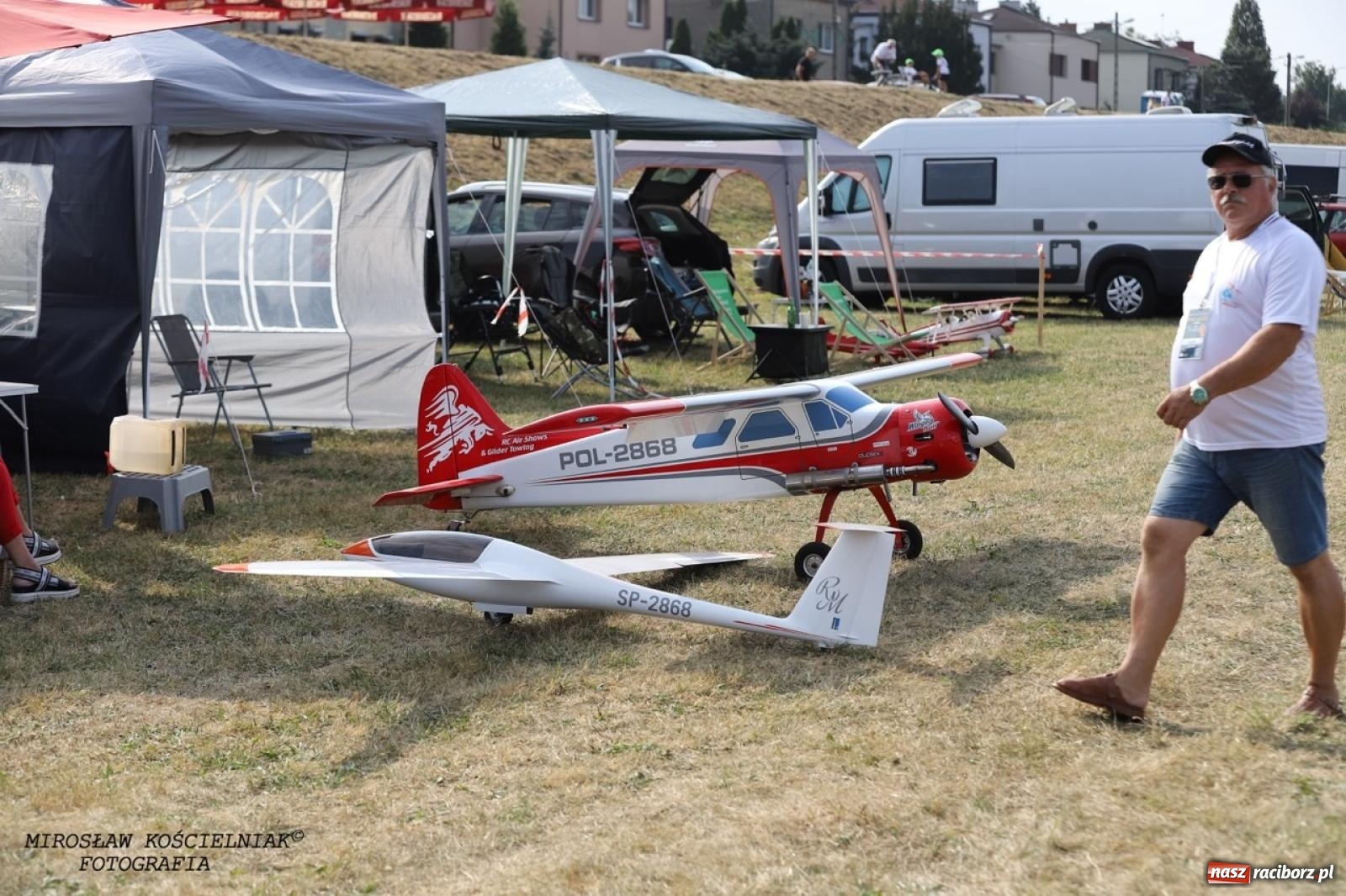 Zdjęcie w galerii na portalu naszraciborz.pl: XVII Międzynarodowy Piknik Modelarski w Raciborzu. W niedzielę drugi dzień pokazów wiadomości z regionu