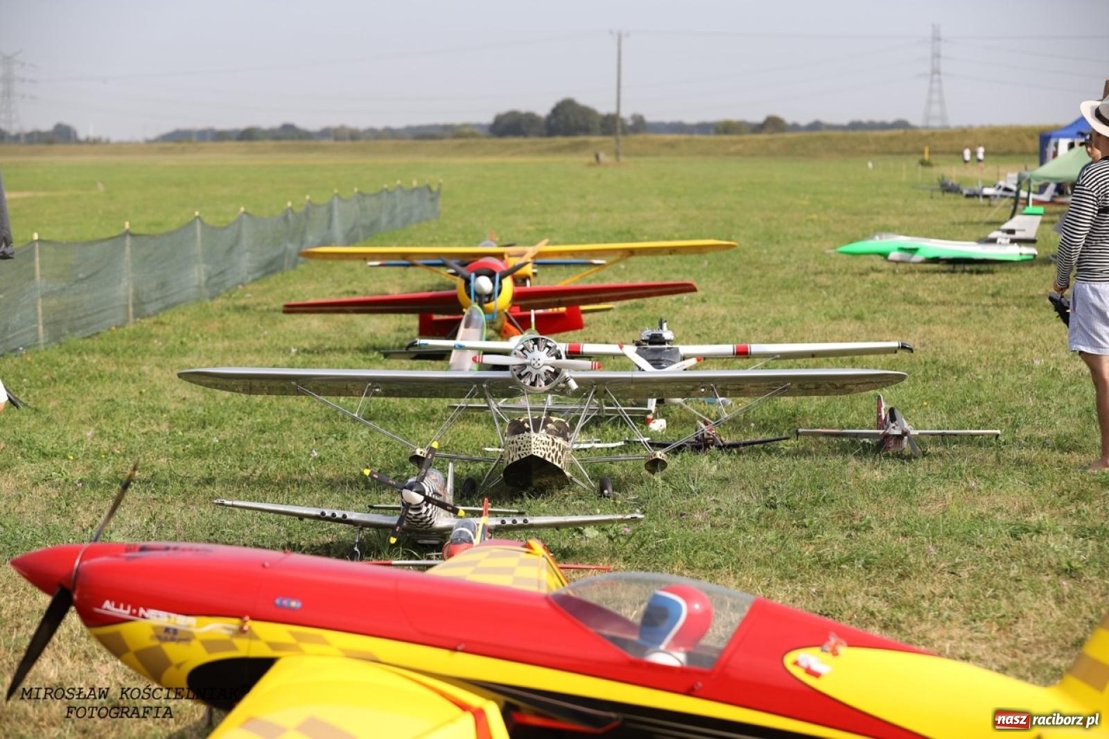 Zdjęcie w galerii na portalu naszraciborz.pl: XVII Międzynarodowy Piknik Modelarski w Raciborzu. W niedzielę drugi dzień pokazów wiadomości z regionu