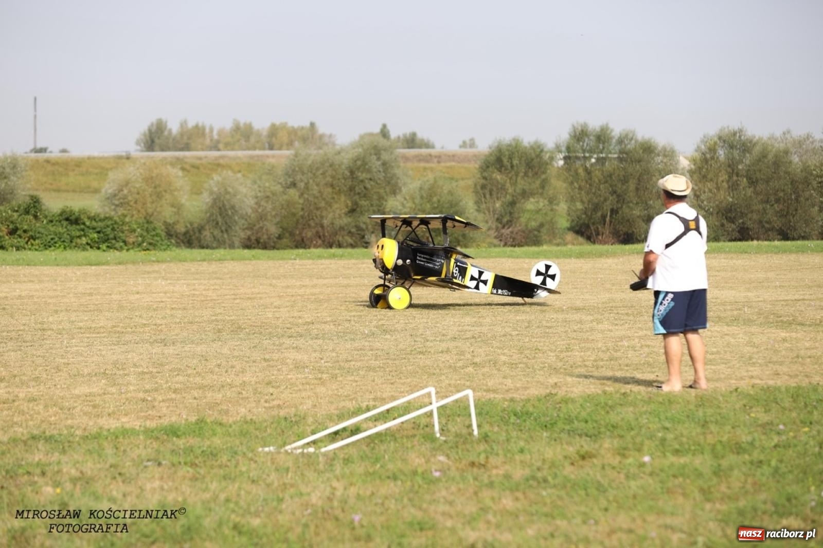 Zdjęcie w galerii na portalu naszraciborz.pl: XVII Międzynarodowy Piknik Modelarski w Raciborzu. W niedzielę drugi dzień pokazów wiadomości z regionu