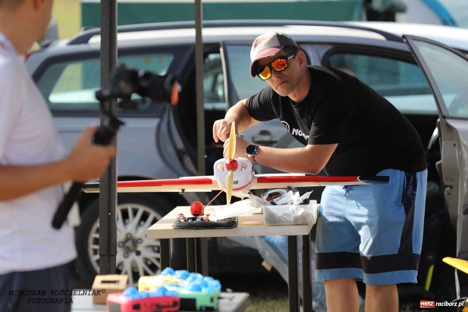 Zdjęcie w galerii na portalu naszraciborz.pl: XVII Międzynarodowy Piknik Modelarski w Raciborzu. W niedzielę drugi dzień pokazów wiadomości z regionu