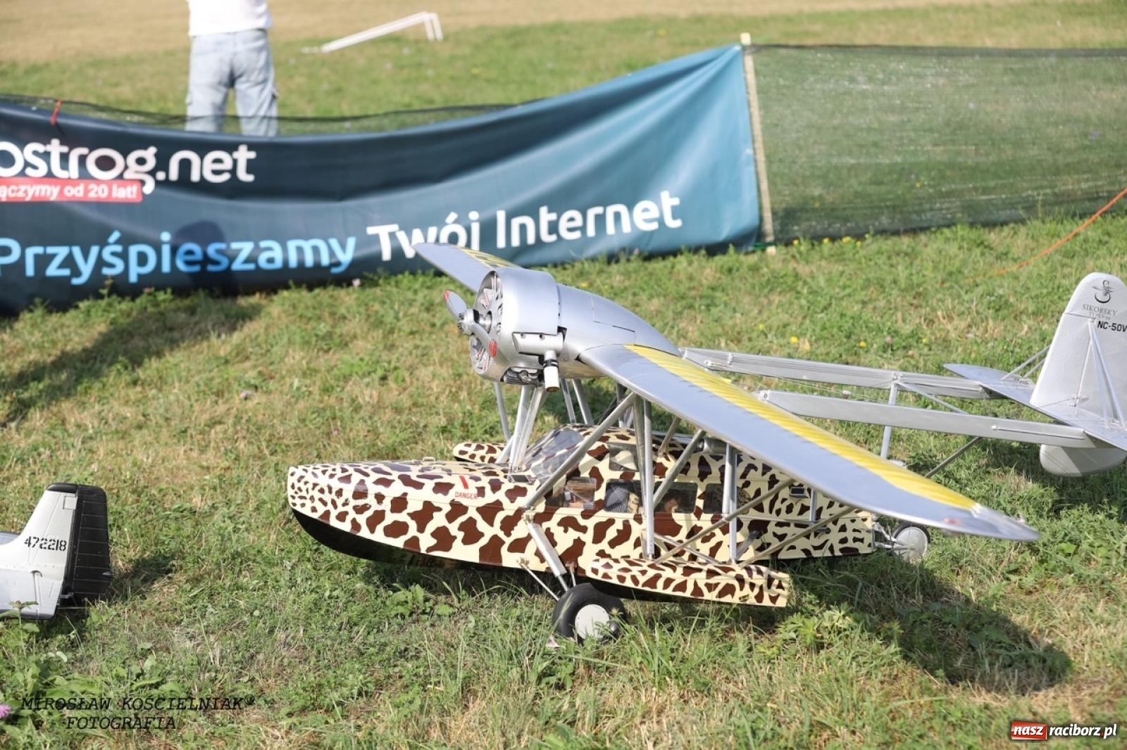 Zdjęcie w galerii na portalu naszraciborz.pl: XVII Międzynarodowy Piknik Modelarski w Raciborzu. W niedzielę drugi dzień pokazów wiadomości z regionu