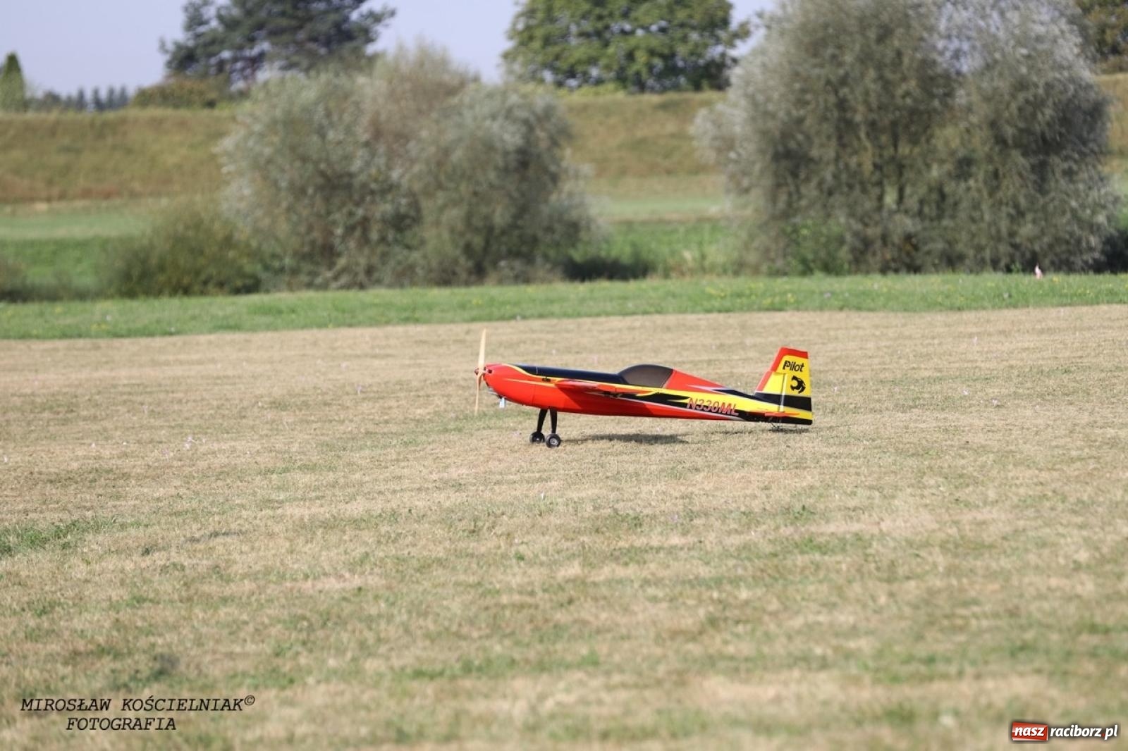 Zdjęcie w galerii na portalu naszraciborz.pl: XVII Międzynarodowy Piknik Modelarski w Raciborzu. W niedzielę drugi dzień pokazów wiadomości z regionu