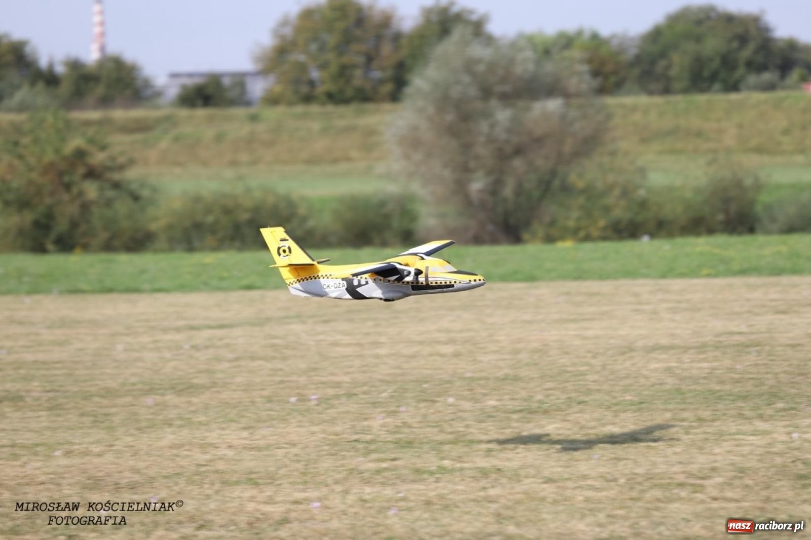 Zdjęcie w galerii na portalu naszraciborz.pl: XVII Międzynarodowy Piknik Modelarski w Raciborzu. W niedzielę drugi dzień pokazów wiadomości z regionu