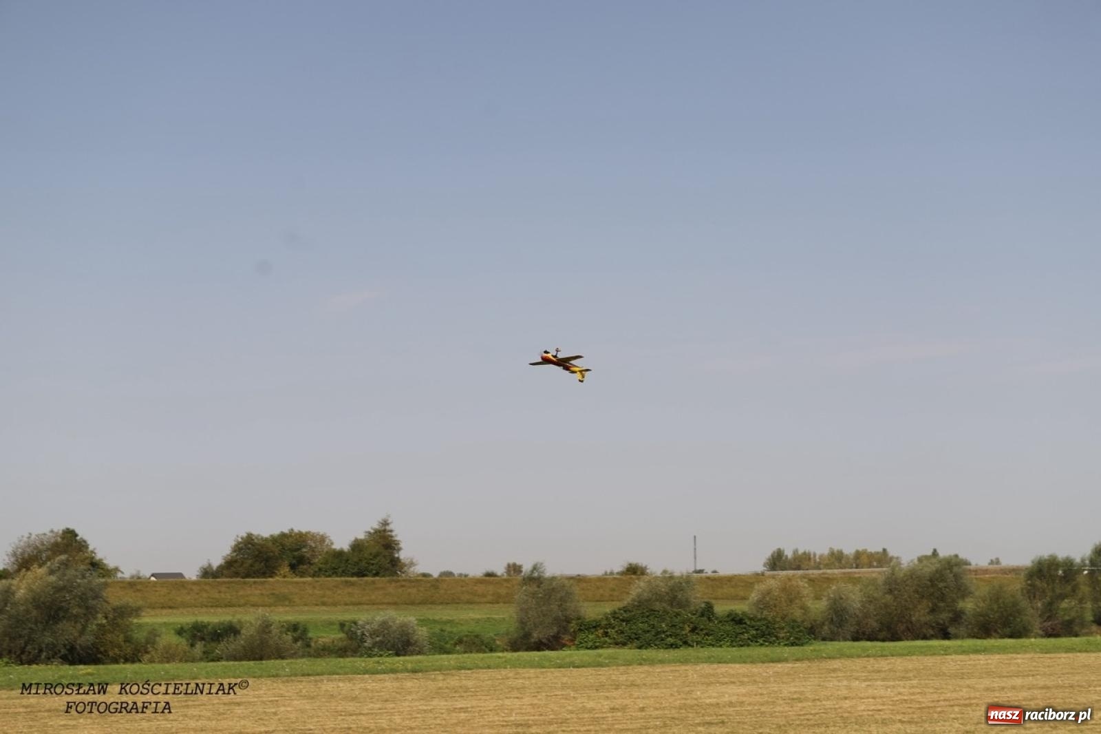 Zdjęcie w galerii na portalu naszraciborz.pl: XVII Międzynarodowy Piknik Modelarski w Raciborzu. W niedzielę drugi dzień pokazów wiadomości z regionu