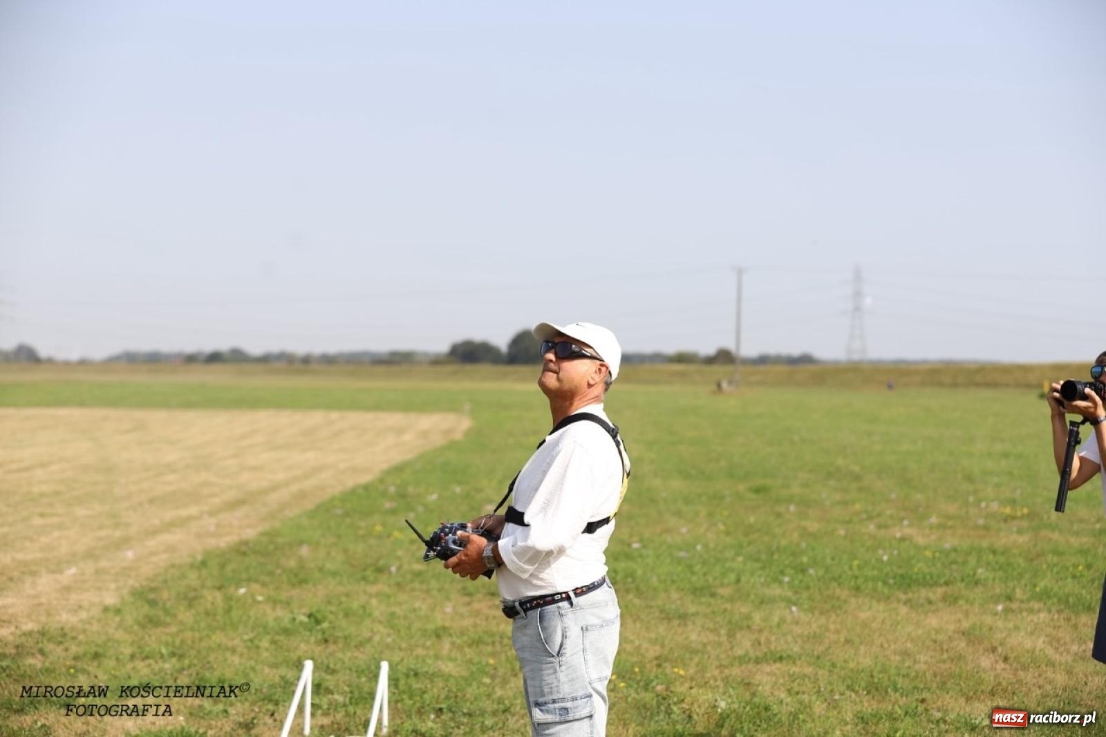 Zdjęcie w galerii na portalu naszraciborz.pl: XVII Międzynarodowy Piknik Modelarski w Raciborzu. W niedzielę drugi dzień pokazów wiadomości z regionu