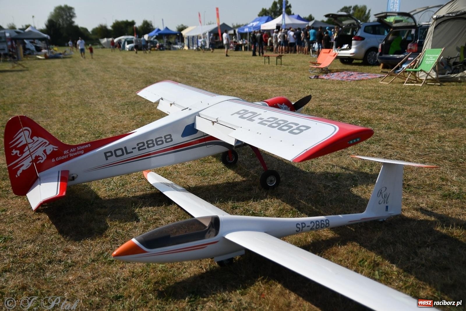 Zdjęcie w galerii na portalu naszraciborz.pl: XVII Międzynarodowy Piknik Modelarski w Raciborzu. W niedzielę drugi dzień pokazów wiadomości z regionu