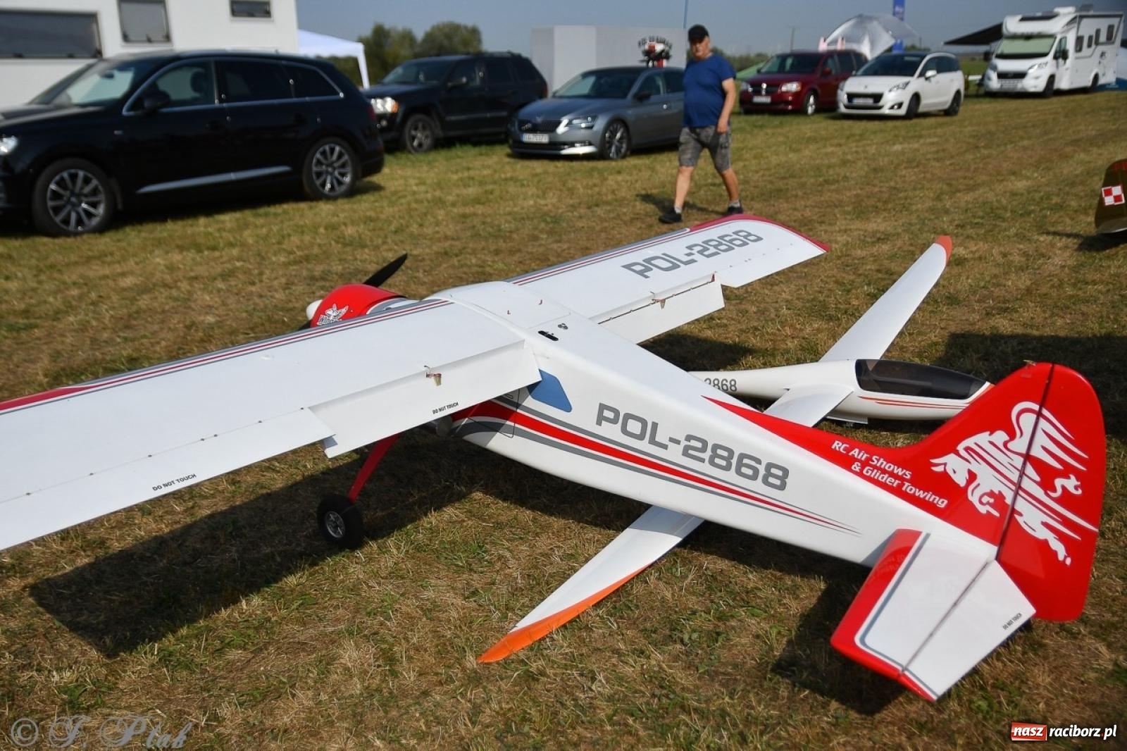 Zdjęcie w galerii na portalu naszraciborz.pl: XVII Międzynarodowy Piknik Modelarski w Raciborzu. W niedzielę drugi dzień pokazów wiadomości z regionu