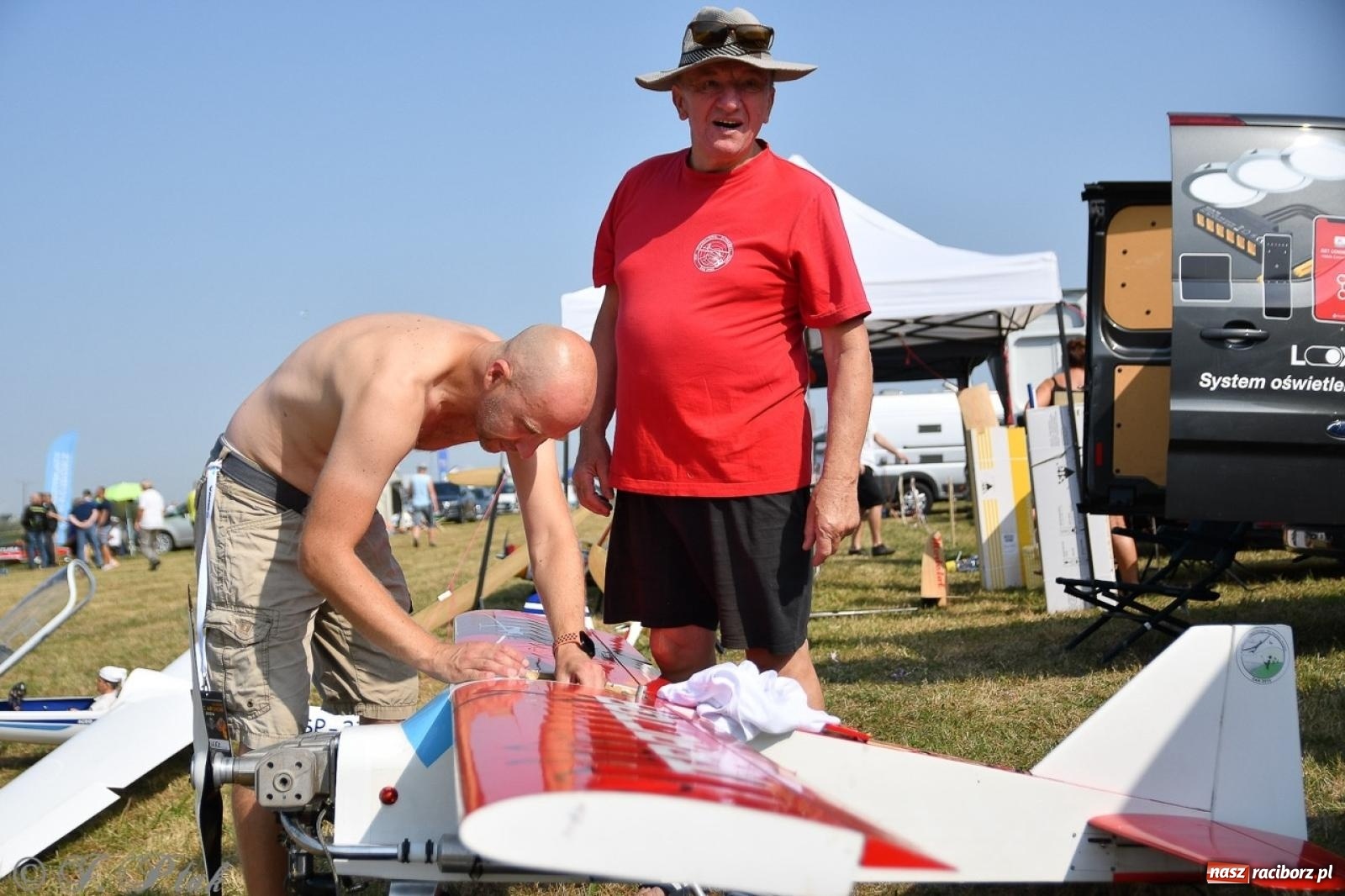 Zdjęcie w galerii na portalu naszraciborz.pl: XVII Międzynarodowy Piknik Modelarski w Raciborzu. W niedzielę drugi dzień pokazów wiadomości z regionu