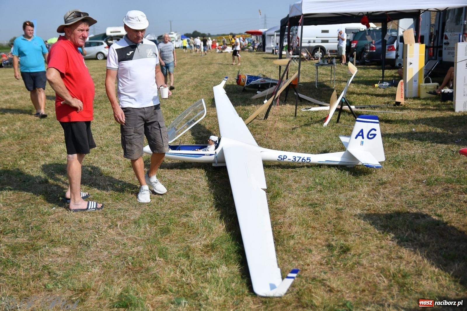 Zdjęcie w galerii na portalu naszraciborz.pl: XVII Międzynarodowy Piknik Modelarski w Raciborzu. W niedzielę drugi dzień pokazów wiadomości z regionu