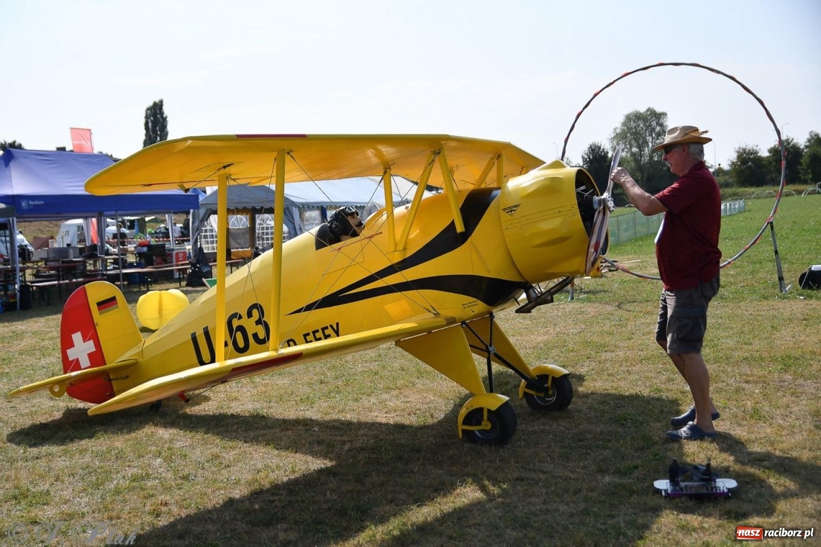 Zdjęcie w galerii na portalu naszraciborz.pl: XVII Międzynarodowy Piknik Modelarski w Raciborzu. W niedzielę drugi dzień pokazów wiadomości z regionu