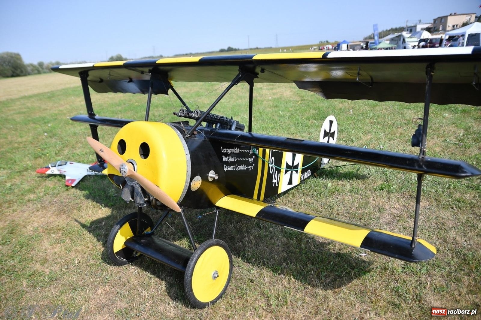 Zdjęcie w galerii na portalu naszraciborz.pl: XVII Międzynarodowy Piknik Modelarski w Raciborzu. W niedzielę drugi dzień pokazów wiadomości z regionu