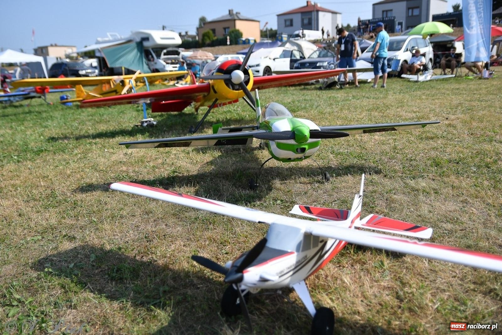 Zdjęcie w galerii na portalu naszraciborz.pl: XVII Międzynarodowy Piknik Modelarski w Raciborzu. W niedzielę drugi dzień pokazów wiadomości z regionu