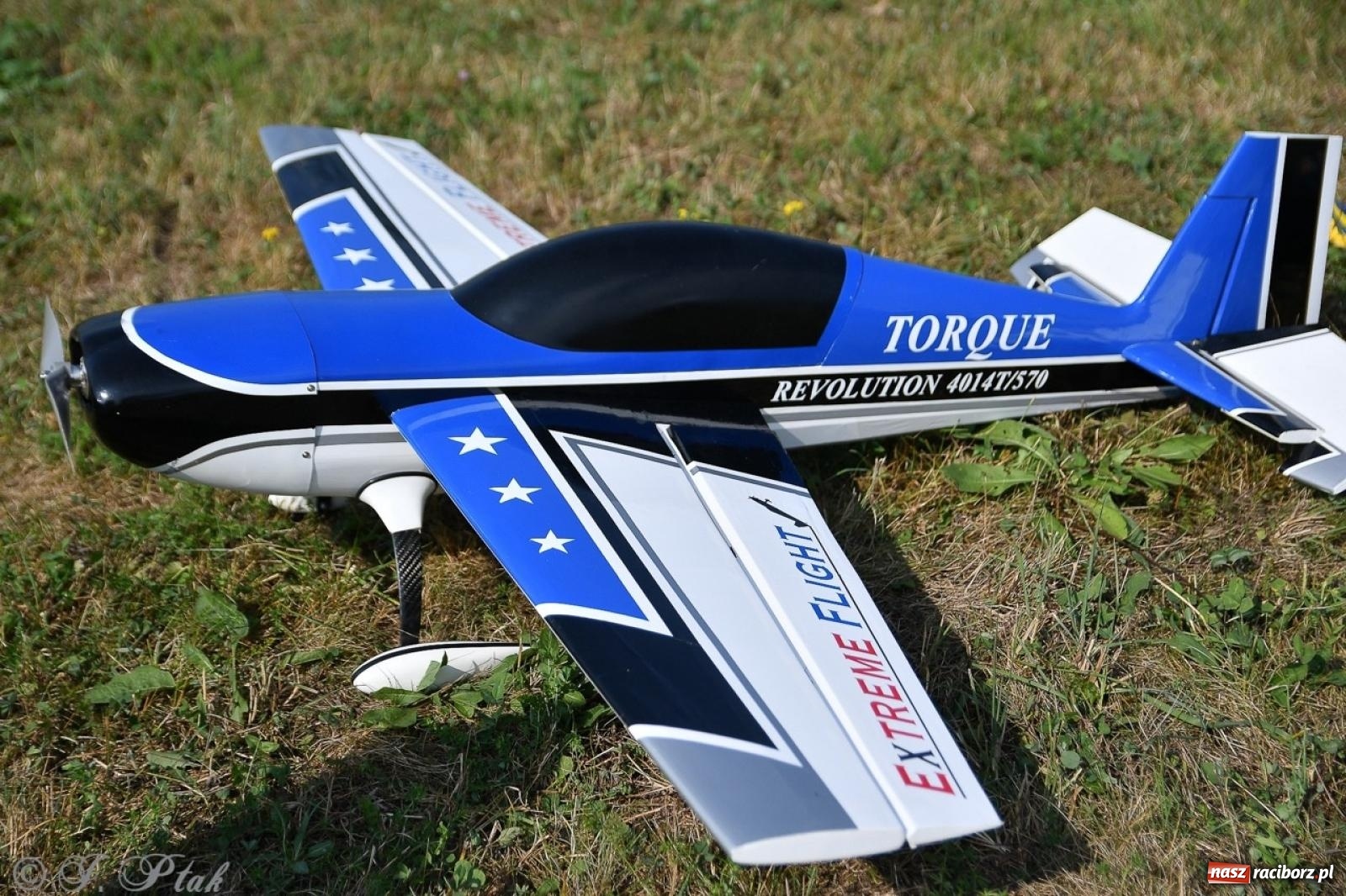 Zdjęcie w galerii na portalu naszraciborz.pl: XVII Międzynarodowy Piknik Modelarski w Raciborzu. W niedzielę drugi dzień pokazów wiadomości z regionu