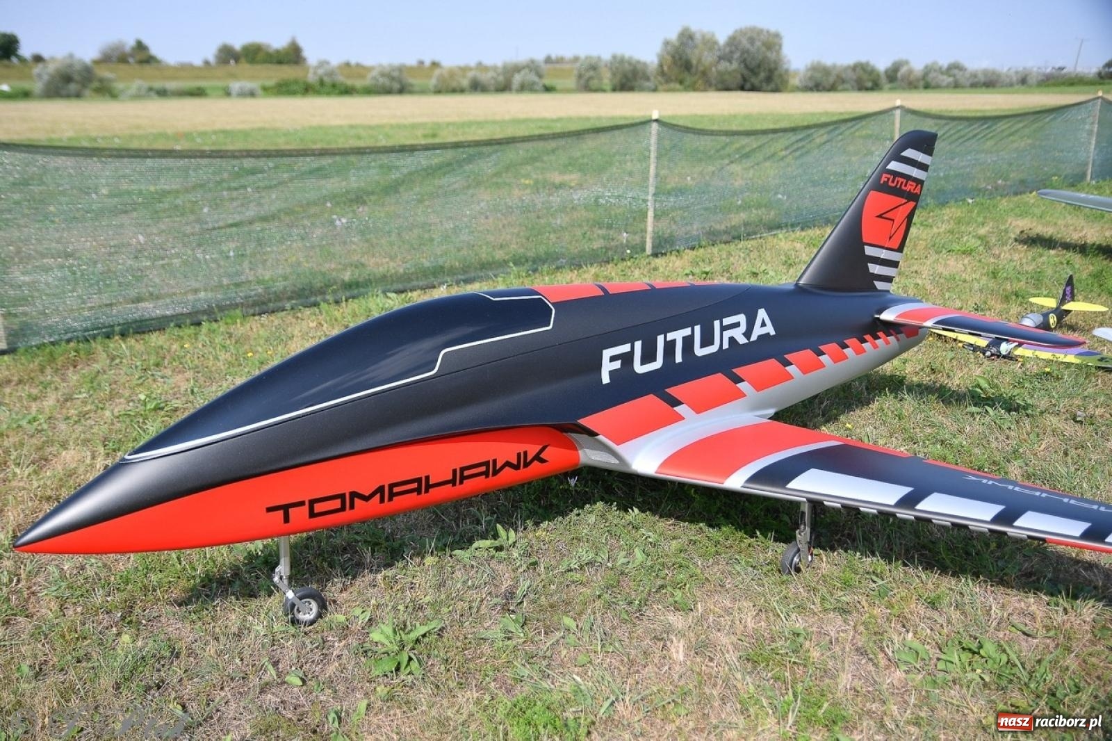 Zdjęcie w galerii na portalu naszraciborz.pl: XVII Międzynarodowy Piknik Modelarski w Raciborzu. W niedzielę drugi dzień pokazów wiadomości z regionu