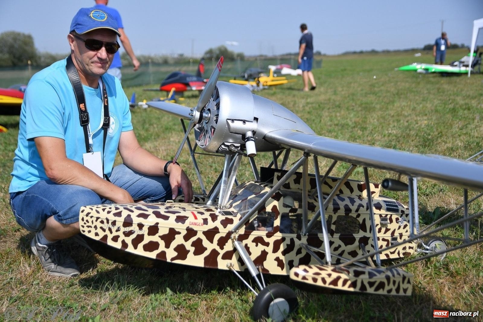 Zdjęcie w galerii na portalu naszraciborz.pl: XVII Międzynarodowy Piknik Modelarski w Raciborzu. W niedzielę drugi dzień pokazów wiadomości z regionu