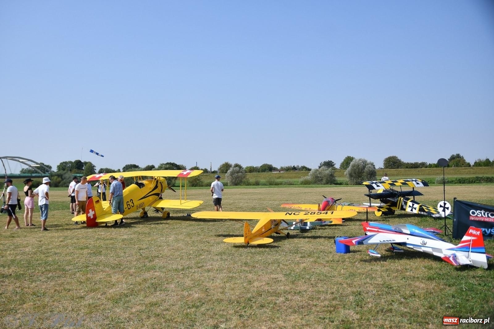 Zdjęcie w galerii na portalu naszraciborz.pl: XVII Międzynarodowy Piknik Modelarski w Raciborzu. W niedzielę drugi dzień pokazów wiadomości z regionu
