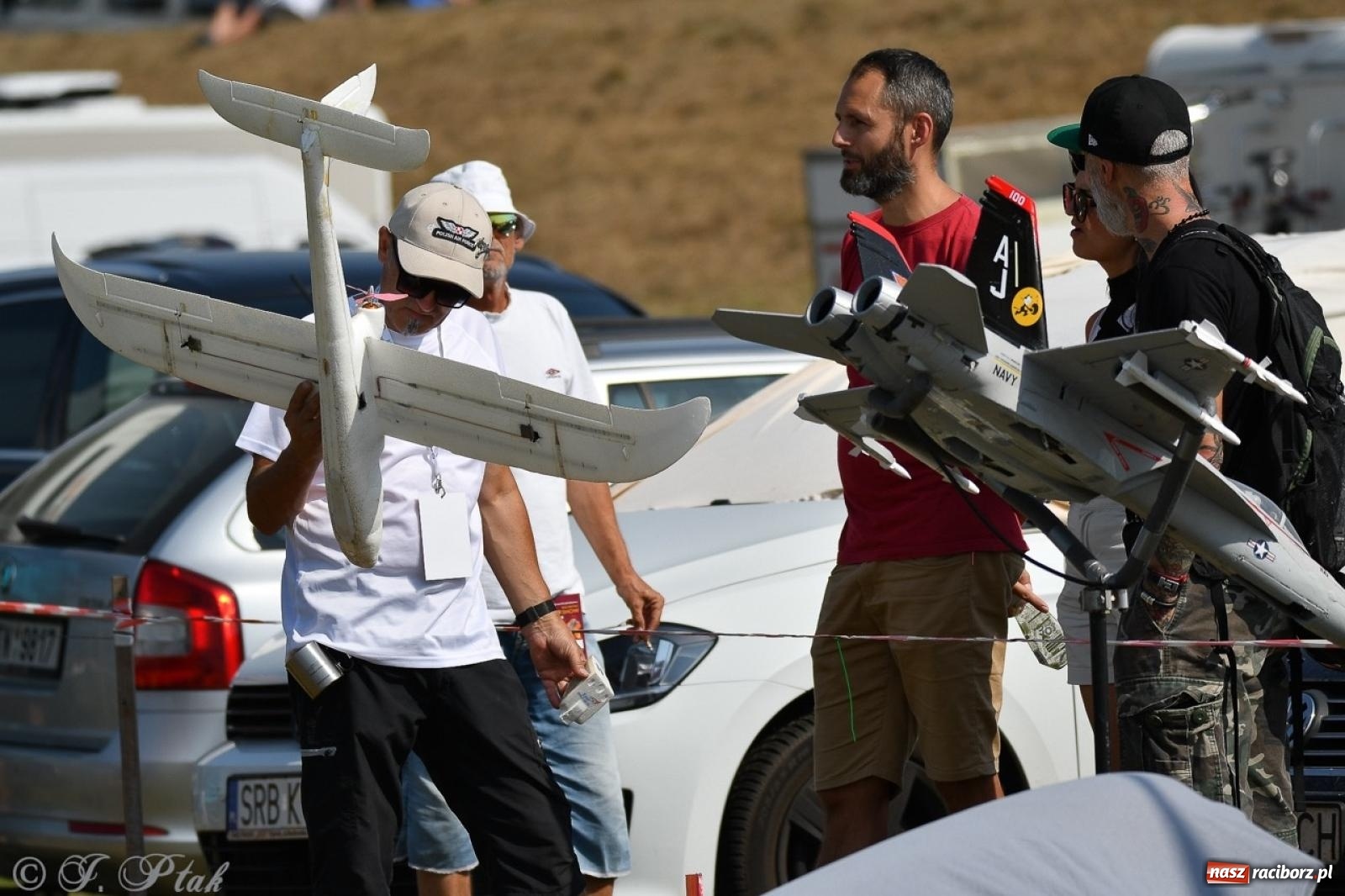 Zdjęcie w galerii na portalu naszraciborz.pl: XVII Międzynarodowy Piknik Modelarski w Raciborzu. W niedzielę drugi dzień pokazów wiadomości z regionu