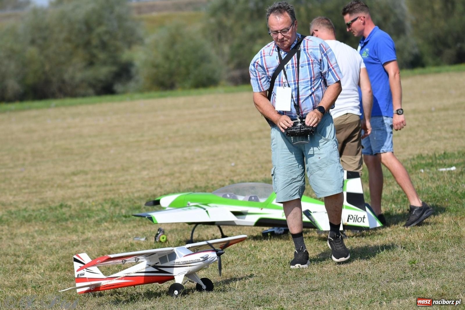 Zdjęcie w galerii na portalu naszraciborz.pl: XVII Międzynarodowy Piknik Modelarski w Raciborzu. W niedzielę drugi dzień pokazów wiadomości z regionu