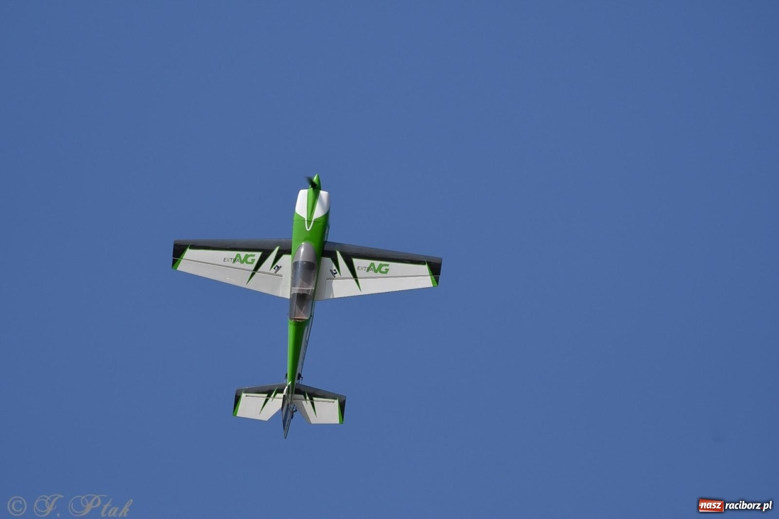 Zdjęcie w galerii na portalu naszraciborz.pl: XVII Międzynarodowy Piknik Modelarski w Raciborzu. W niedzielę drugi dzień pokazów wiadomości z regionu