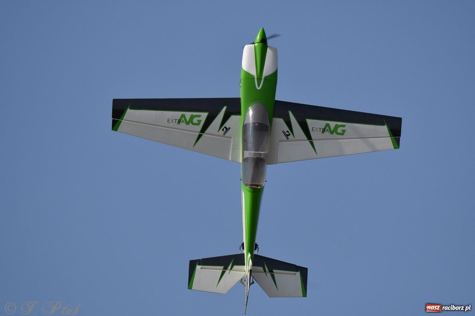 Zdjęcie w galerii na portalu naszraciborz.pl: XVII Międzynarodowy Piknik Modelarski w Raciborzu. W niedzielę drugi dzień pokazów wiadomości z regionu