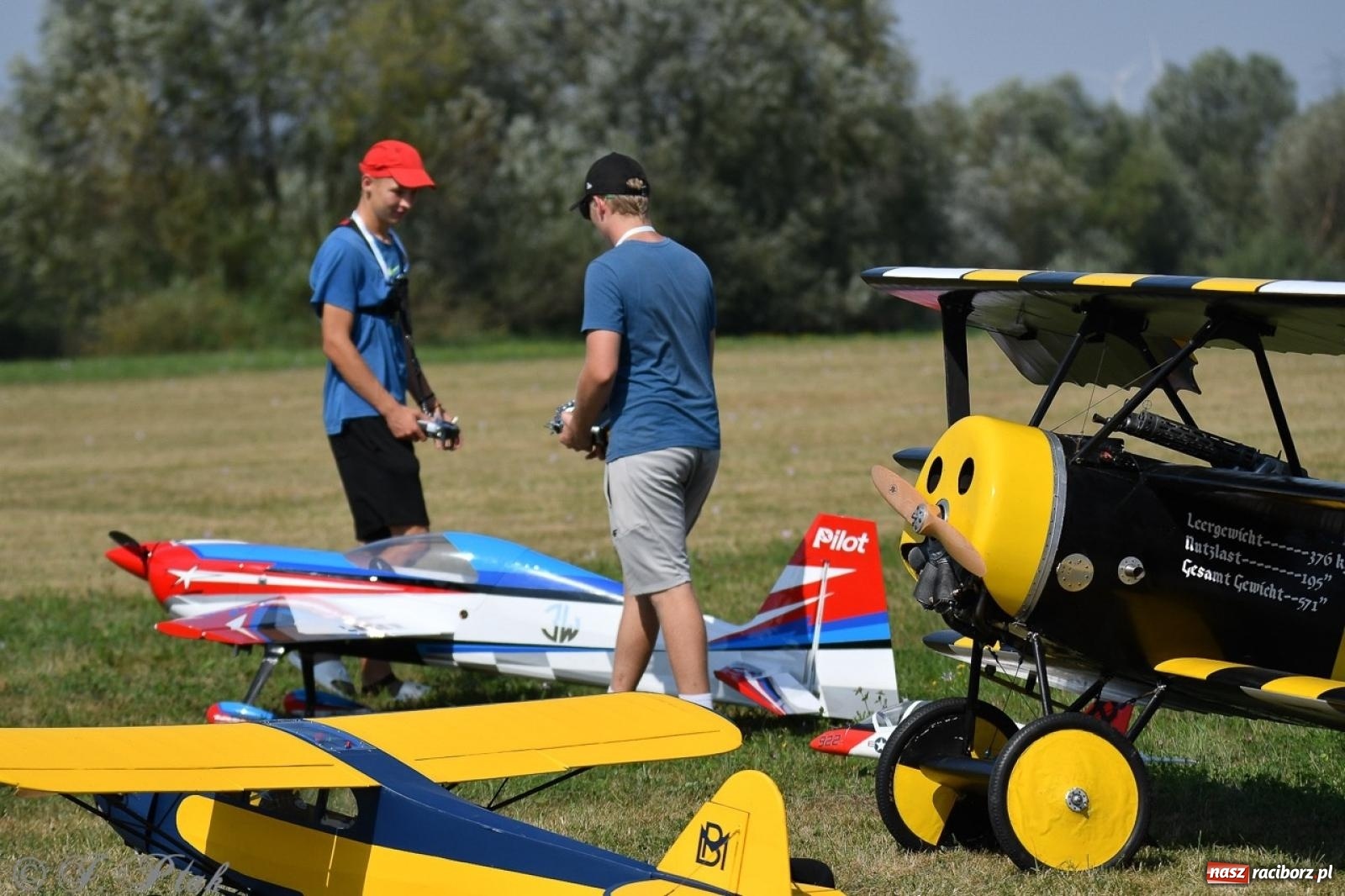 Zdjęcie w galerii na portalu naszraciborz.pl: XVII Międzynarodowy Piknik Modelarski w Raciborzu. W niedzielę drugi dzień pokazów wiadomości z regionu