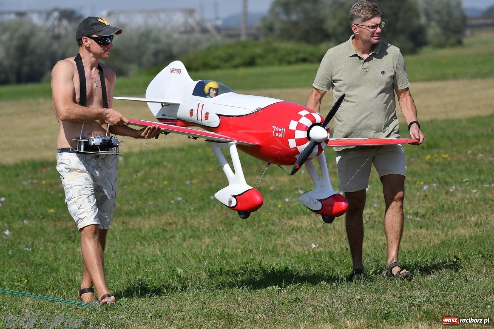 Zdjęcie w galerii na portalu naszraciborz.pl: XVII Międzynarodowy Piknik Modelarski w Raciborzu. W niedzielę drugi dzień pokazów wiadomości z regionu