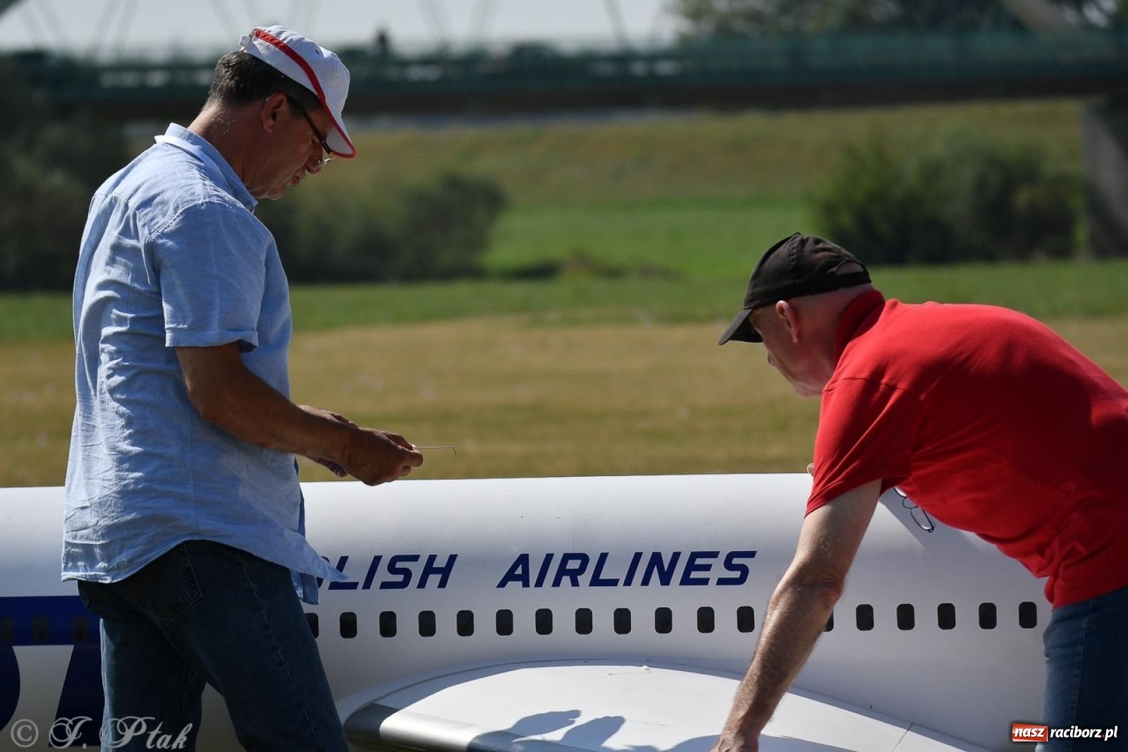 Zdjęcie w galerii na portalu naszraciborz.pl: XVII Międzynarodowy Piknik Modelarski w Raciborzu. W niedzielę drugi dzień pokazów wiadomości z regionu